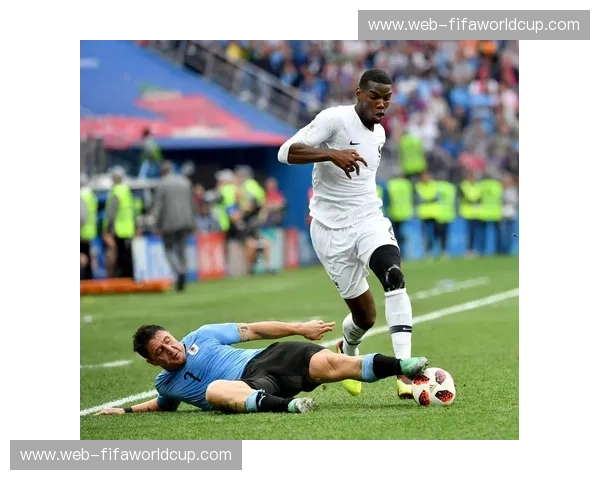 从凡尔赛到大公国：当高卢雄鸡遇上红狮，这不仅是一场足球赛